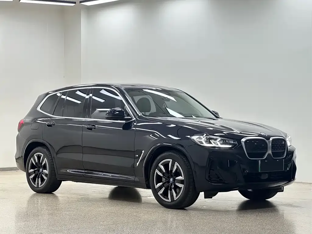 BMW iX3 — фото 5