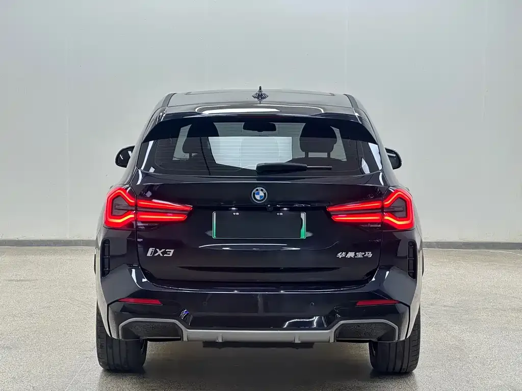 BMW iX3 — фото 6