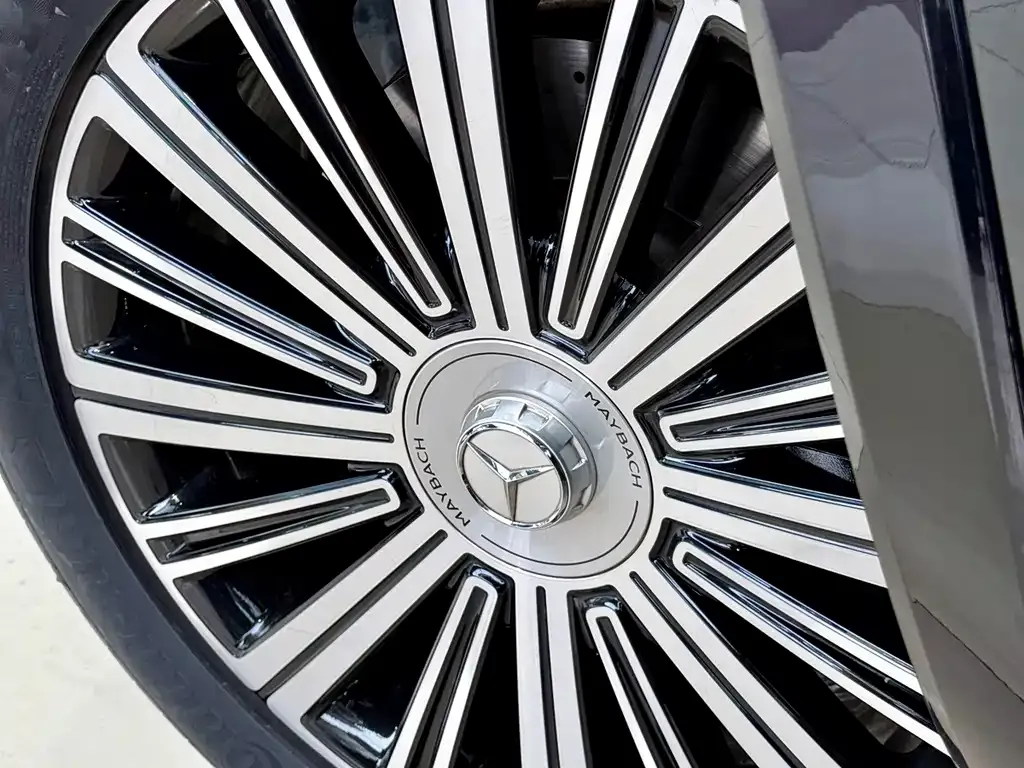 Mercedes-Benz GLS — фото 5