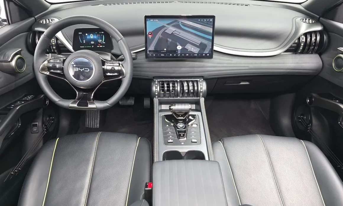 BYD Atto 3 — фото 10