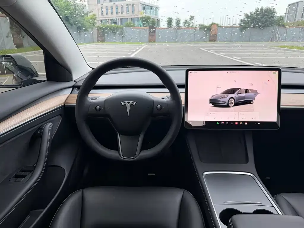 Tesla Model 3 — фото 10