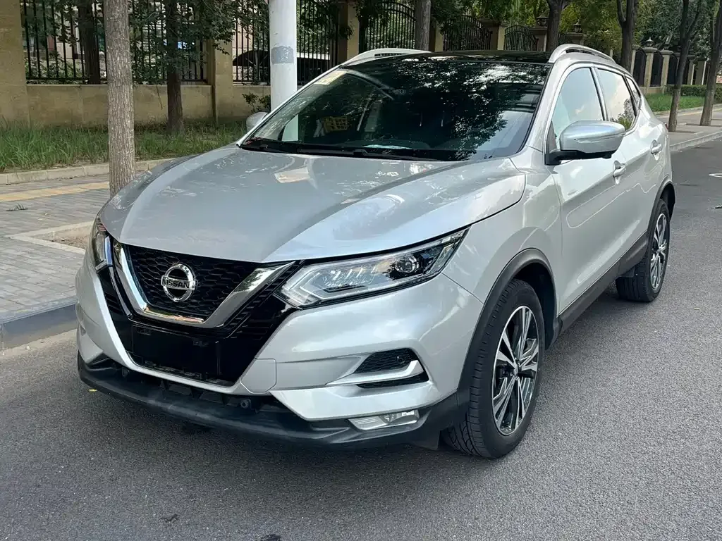Nissan Qashqai — фото 1