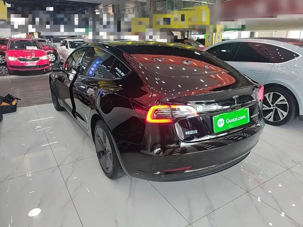 Tesla Model 3 — фото 4