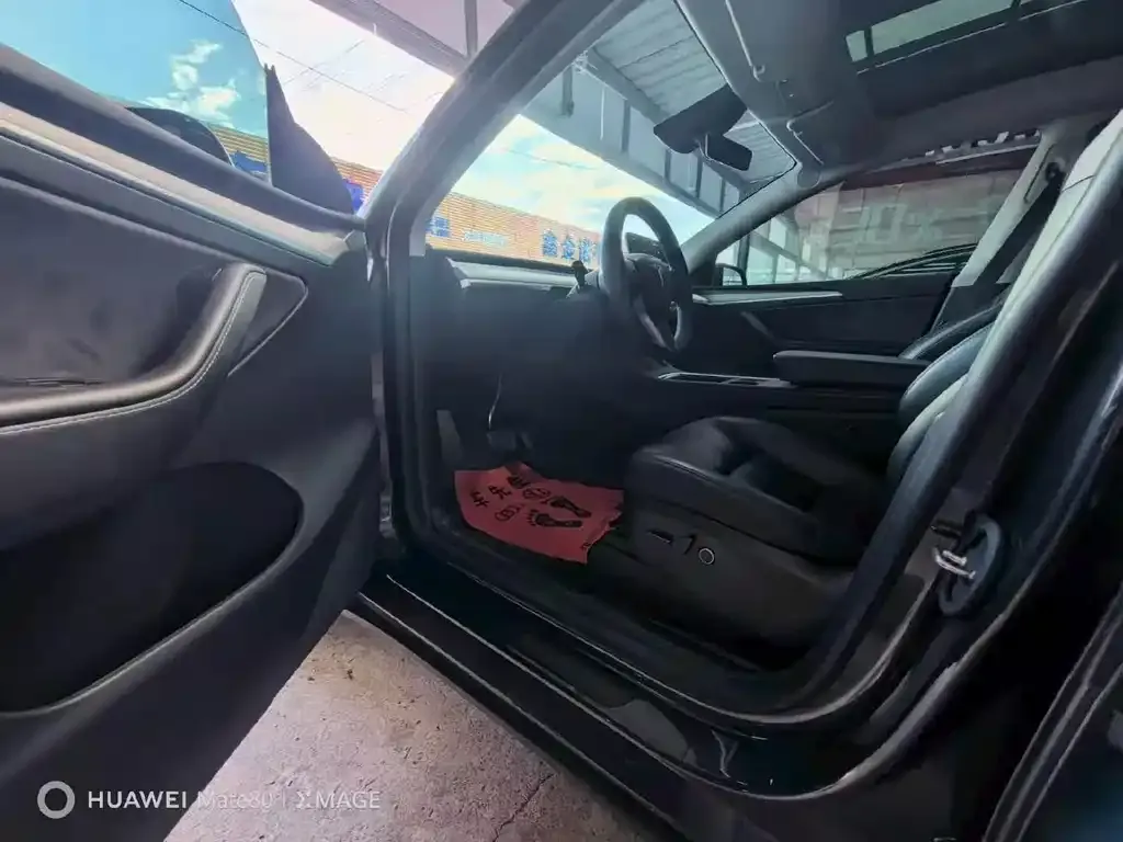 Tesla Model Y — фото 5