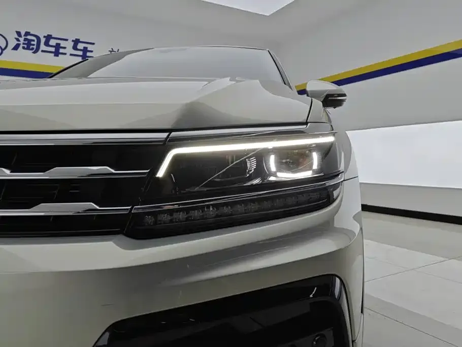 Volkswagen Tiguan L — фото 2