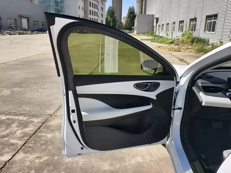 BYD Seal 05 DM-i — фото 10