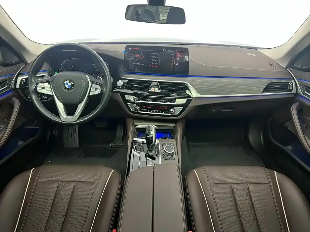 BMW 5 Series — фото 10
