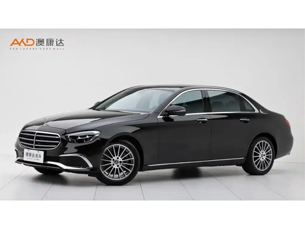 Mercedes-Benz E-Class — фото 1