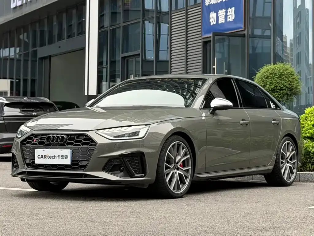 Audi S4 — фото 1