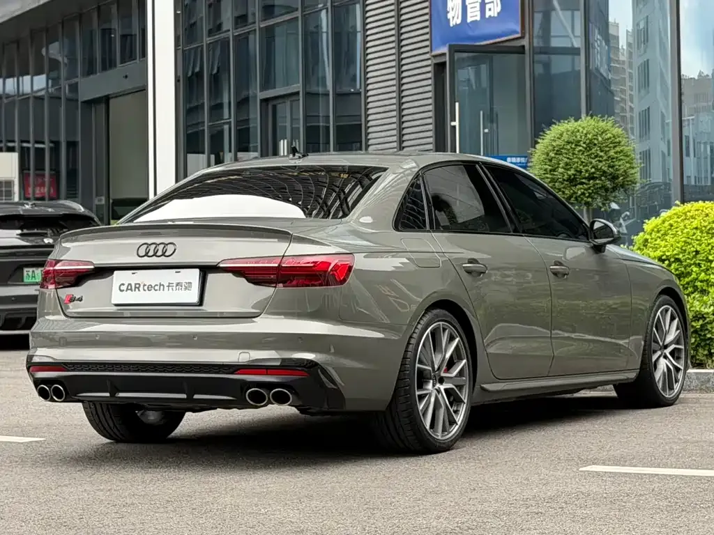 Audi S4 — фото 9
