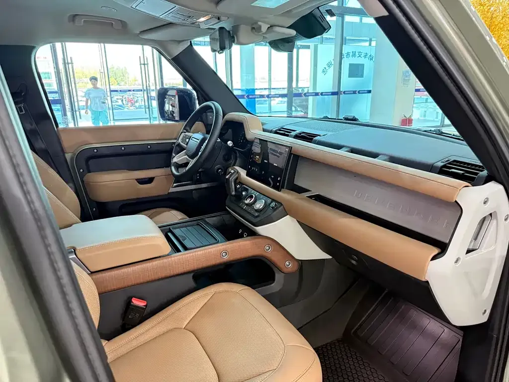 Land Rover Defender — фото 10