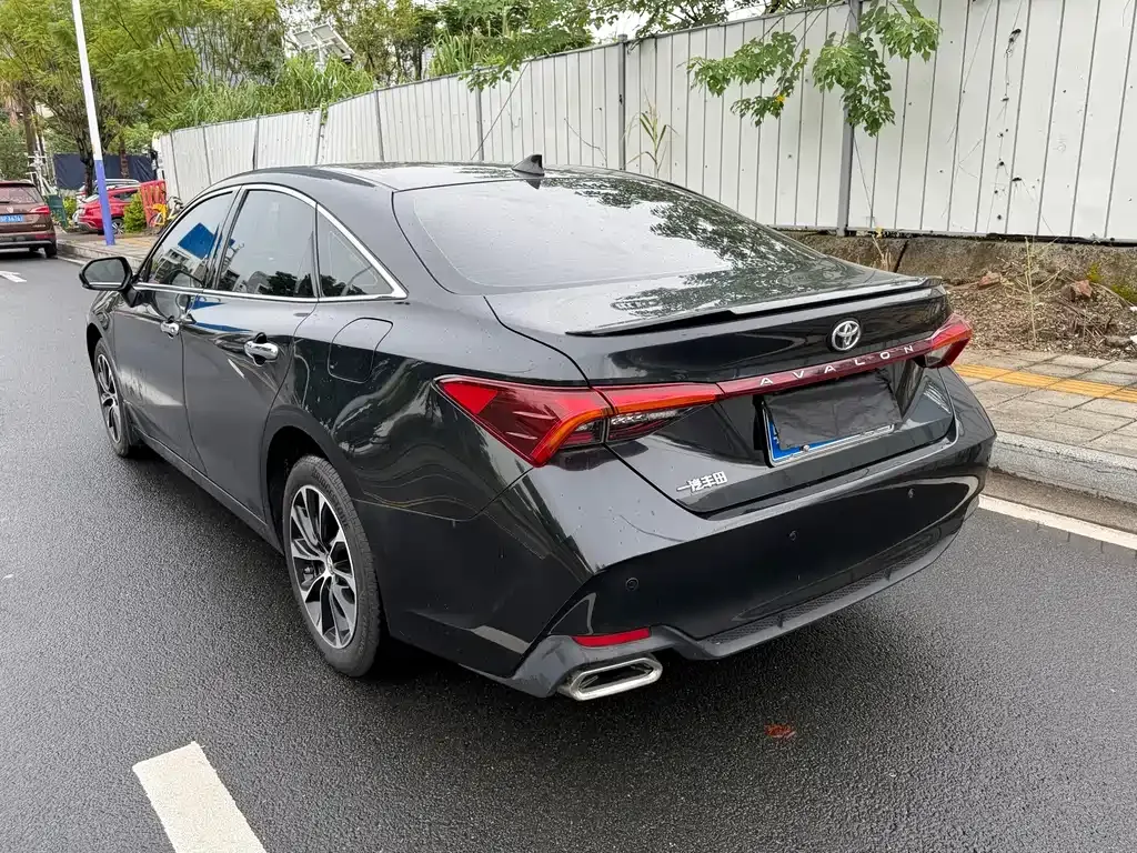 Toyota Avalon — фото 4