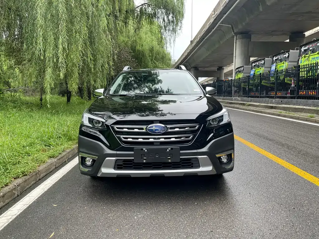 Subaru Outback — фото 9