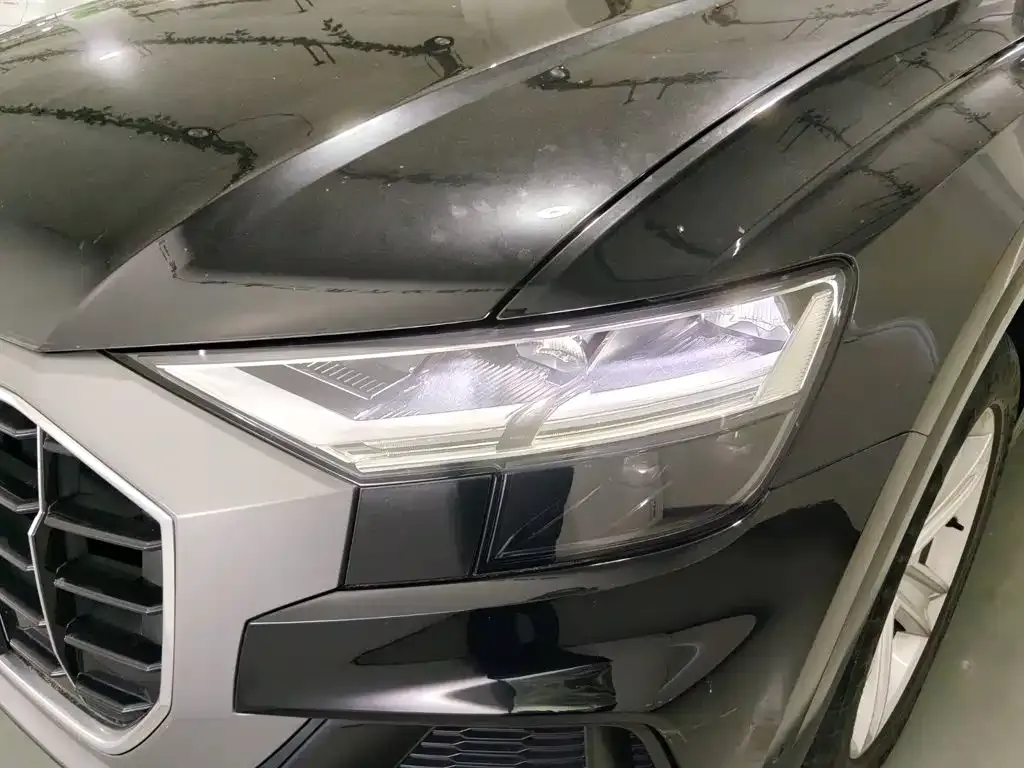 Audi Q8 — фото 9