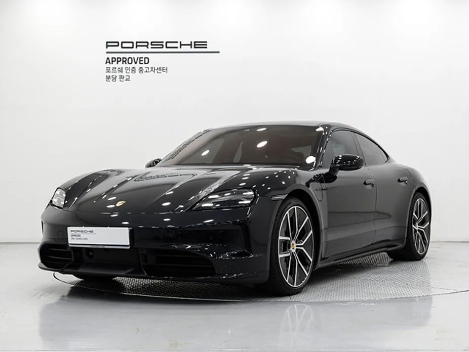 Porsche Taycan — фото 1