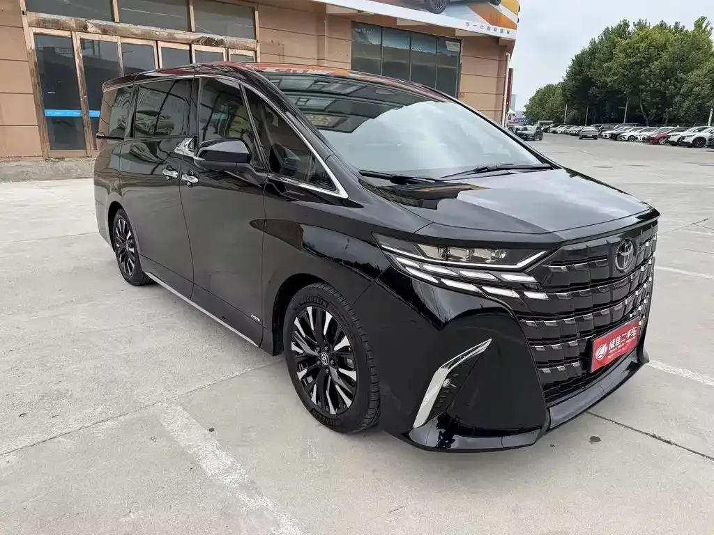 Toyota Alphard — фото 2