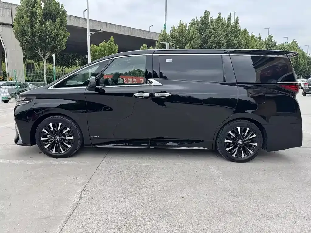 Toyota Alphard — фото 6