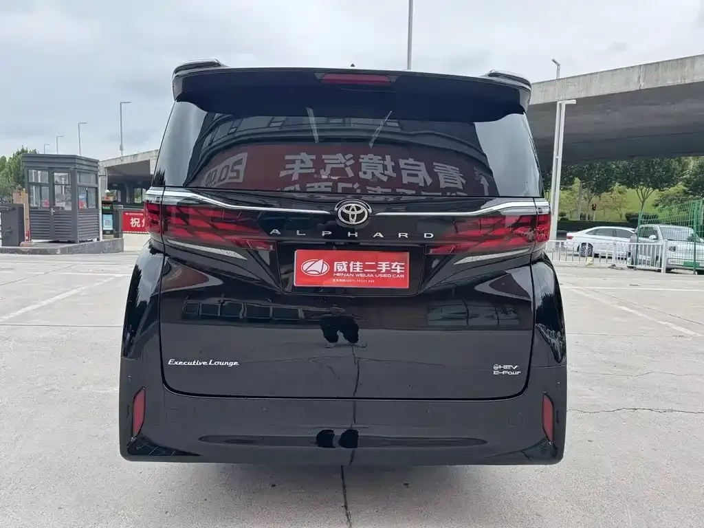Toyota Alphard — фото 8