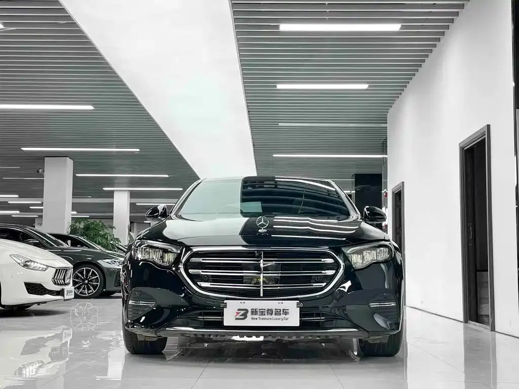 Mercedes-Benz E-Class — фото 5