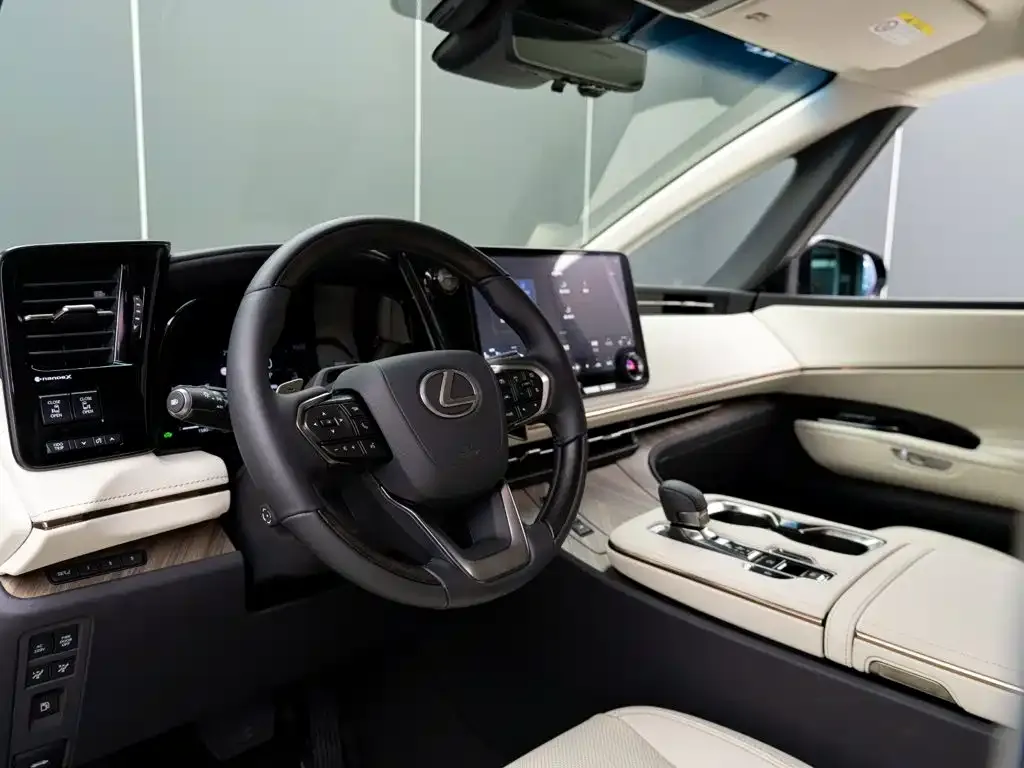 Lexus LM — фото 4