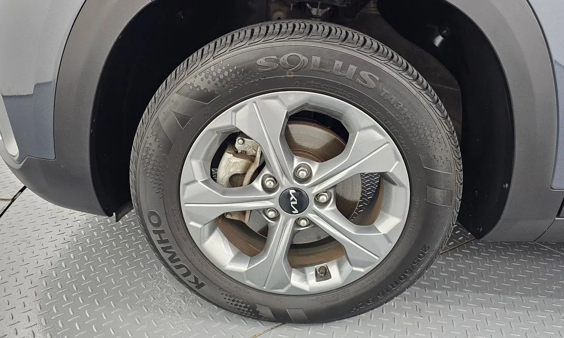 Kia Seltos — фото 10
