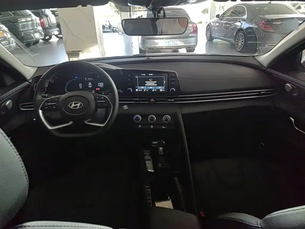 Hyundai Elantra — фото 9