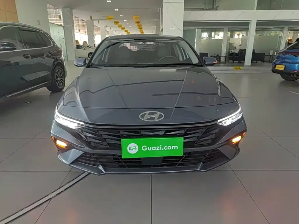Hyundai Elantra — фото 3