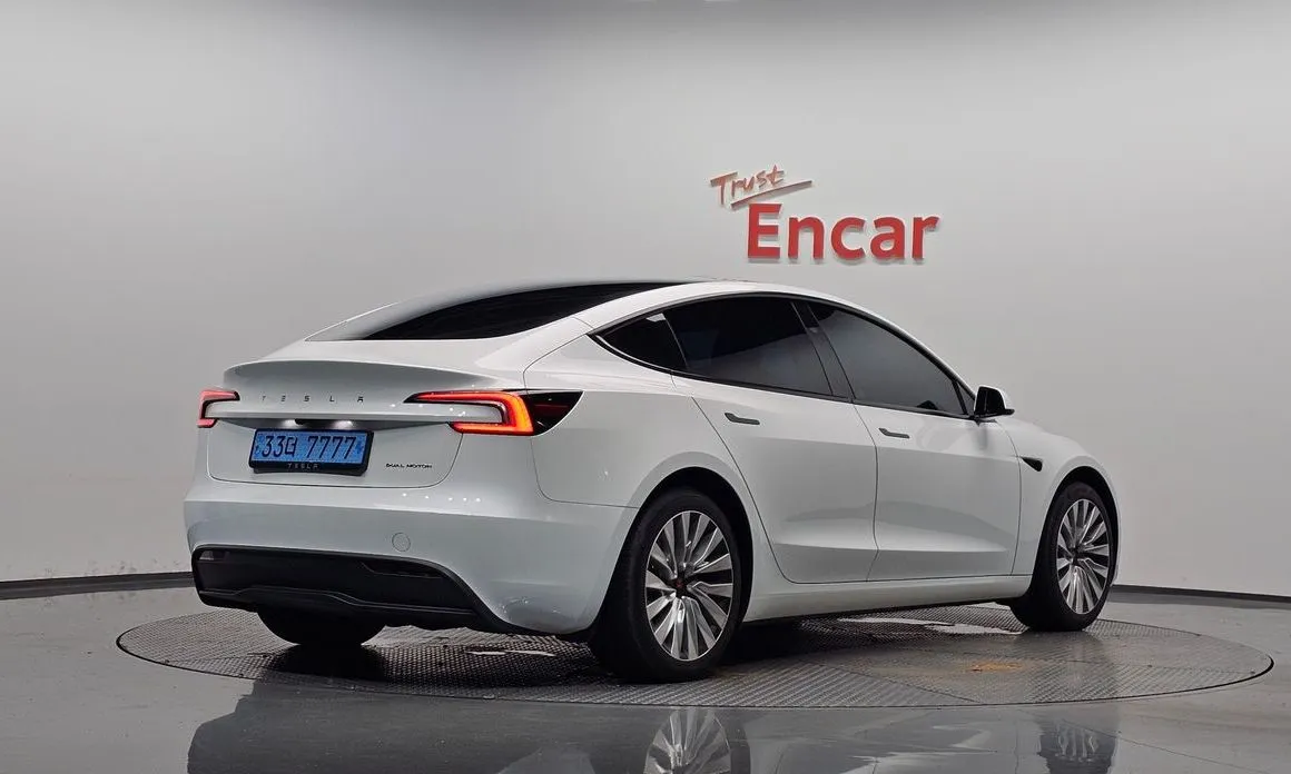 Tesla Model 3 — фото 4