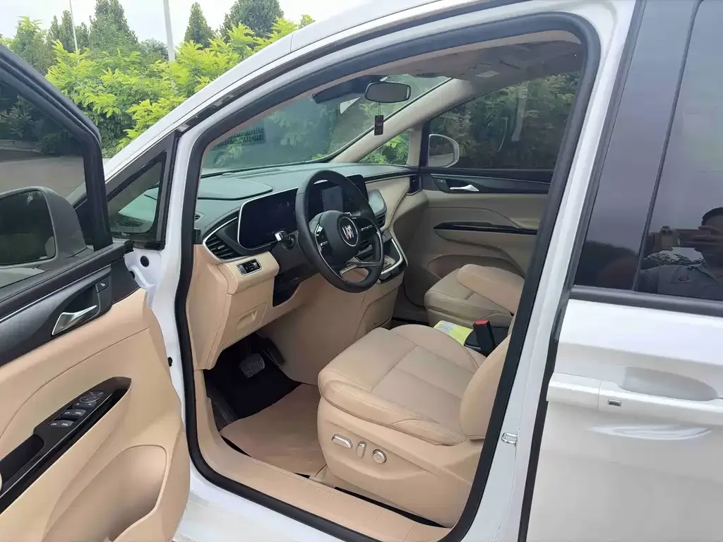 Buick GL8 Hybrid — фото 5