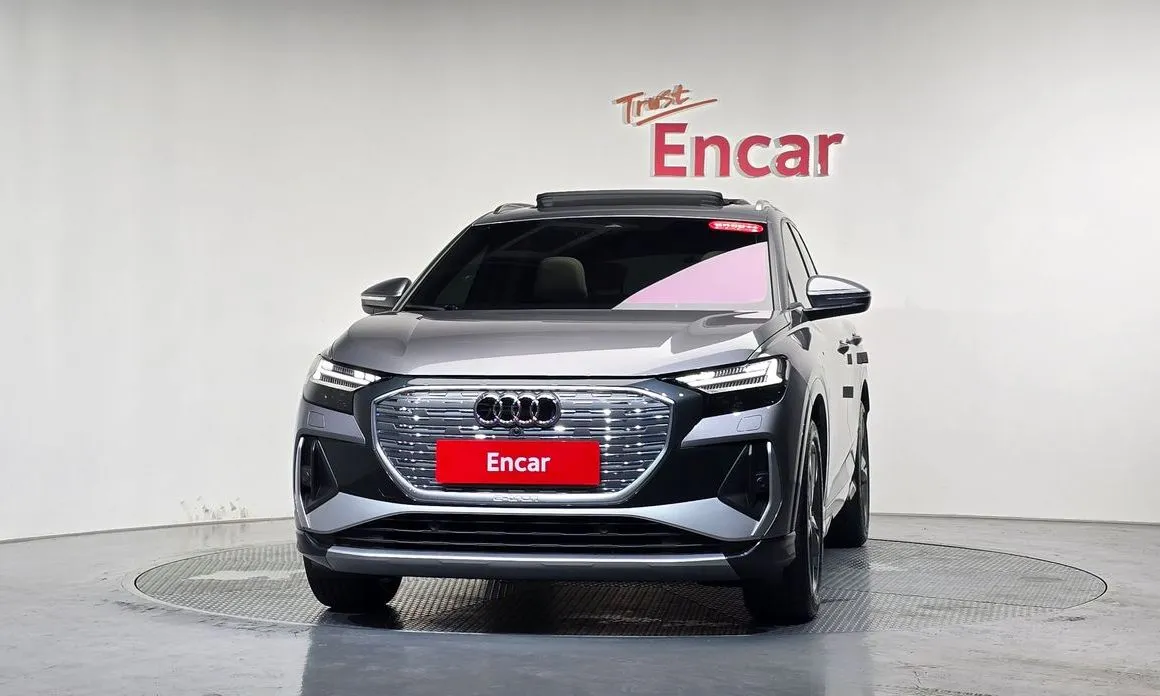 Audi Q4 e-tron — фото 10
