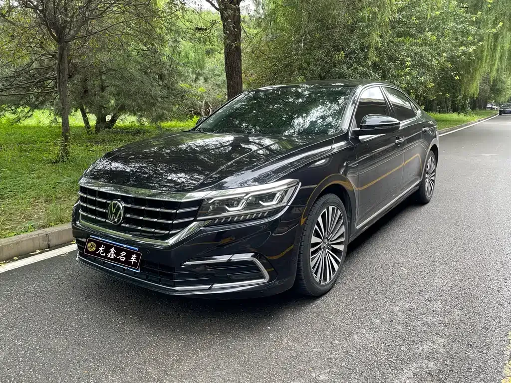 Volkswagen Passat — фото 1