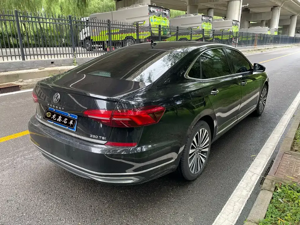 Volkswagen Passat — фото 6