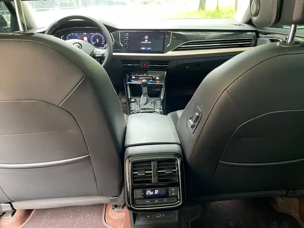 Volkswagen Passat — фото 7