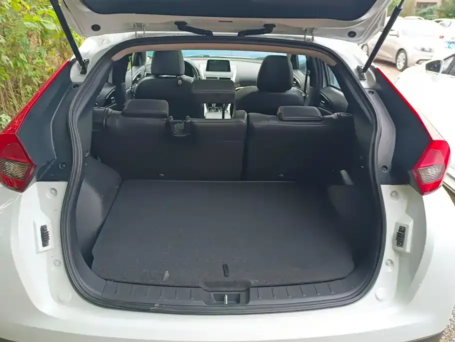 Mitsubishi Eclipse Cross — фото 3