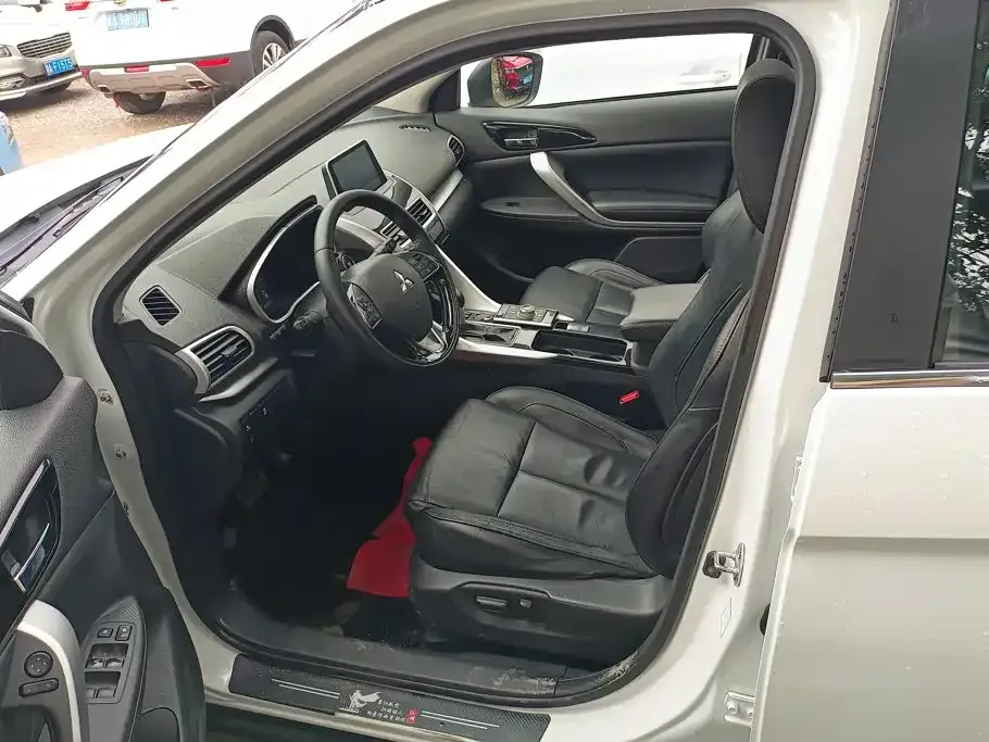 Mitsubishi Eclipse Cross — фото 6