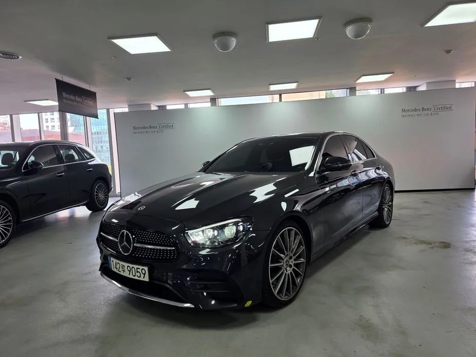 Mercedes-Benz E-Class — фото 1