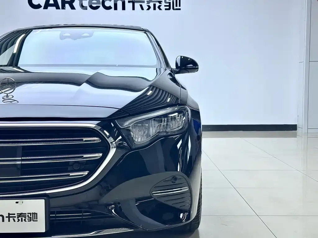 Mercedes-Benz E-Class — фото 9