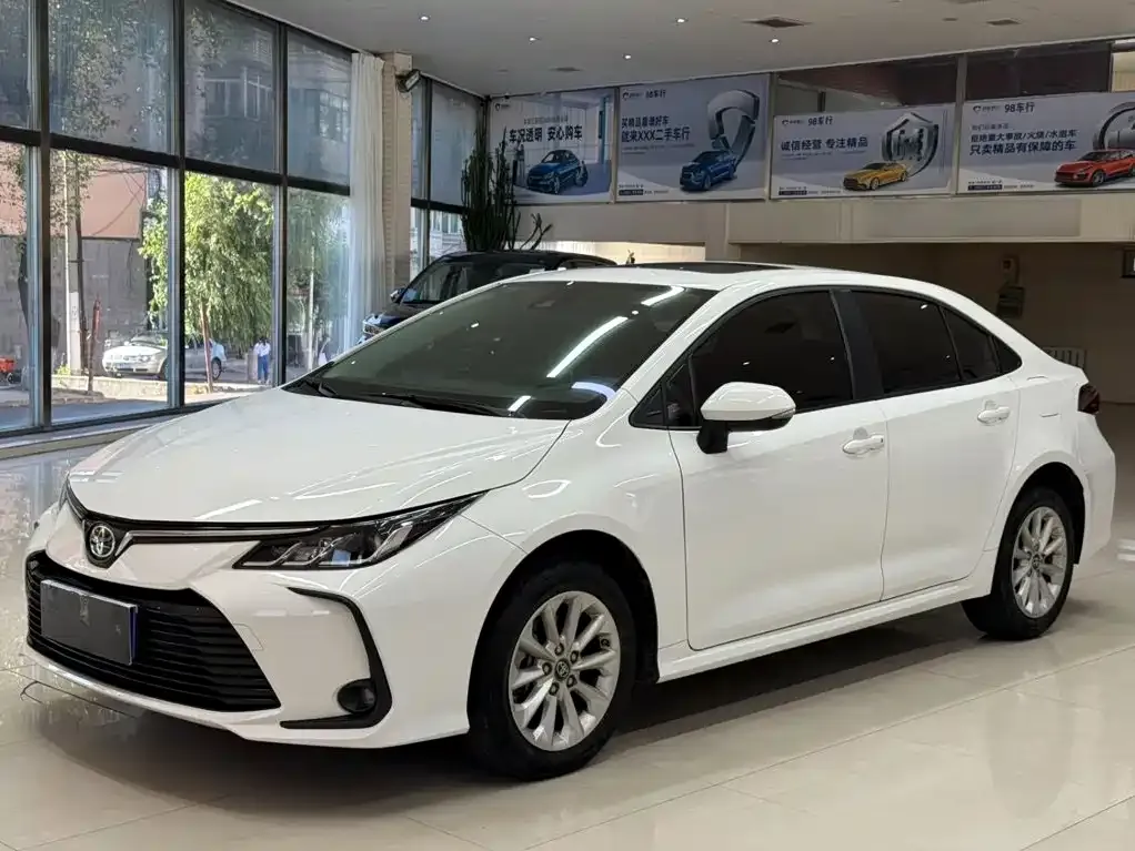 Toyota Corolla — фото 1