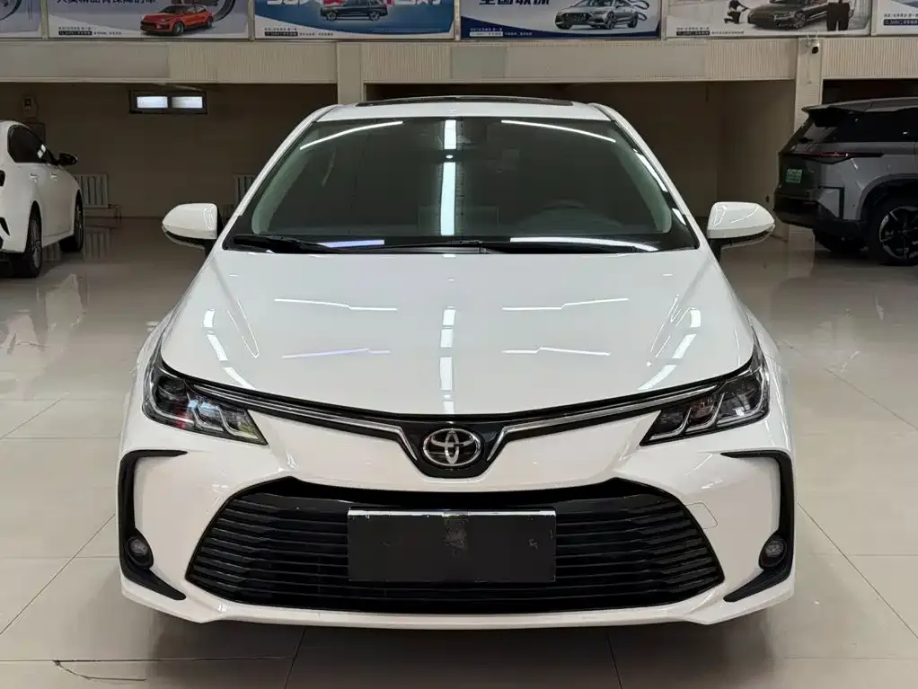 Toyota Corolla — фото 4