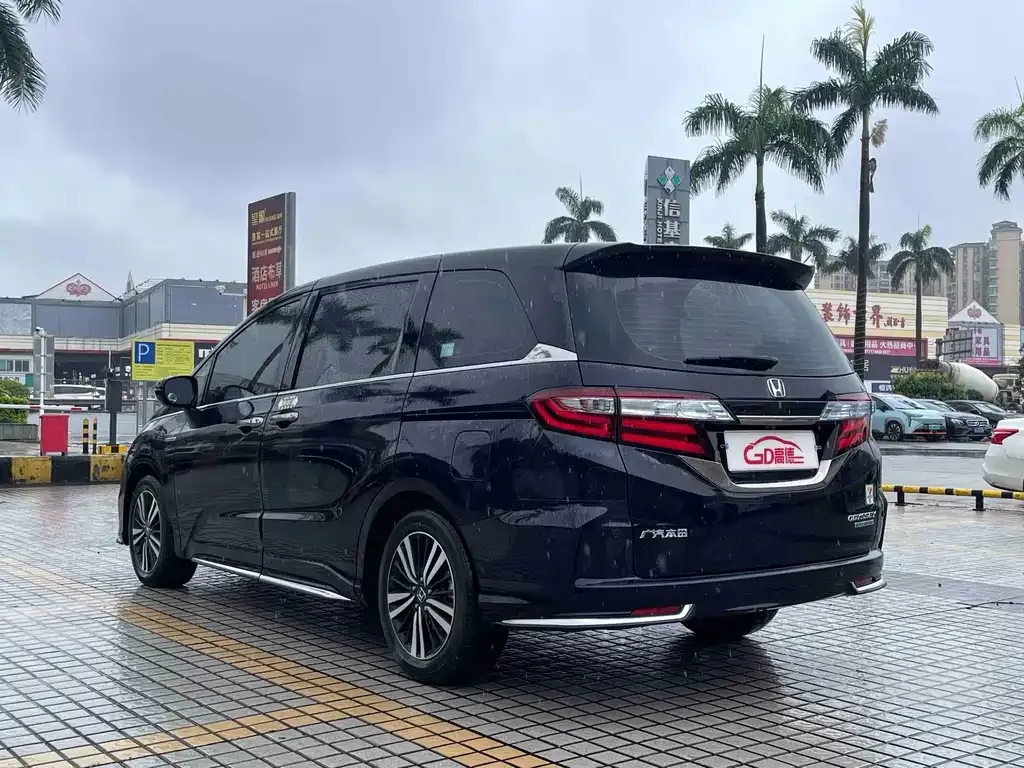 Honda Odyssey — фото 10