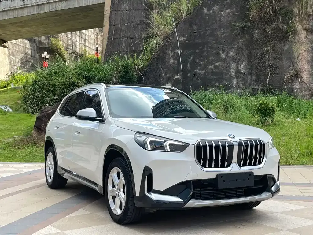 BMW X1 — фото 5