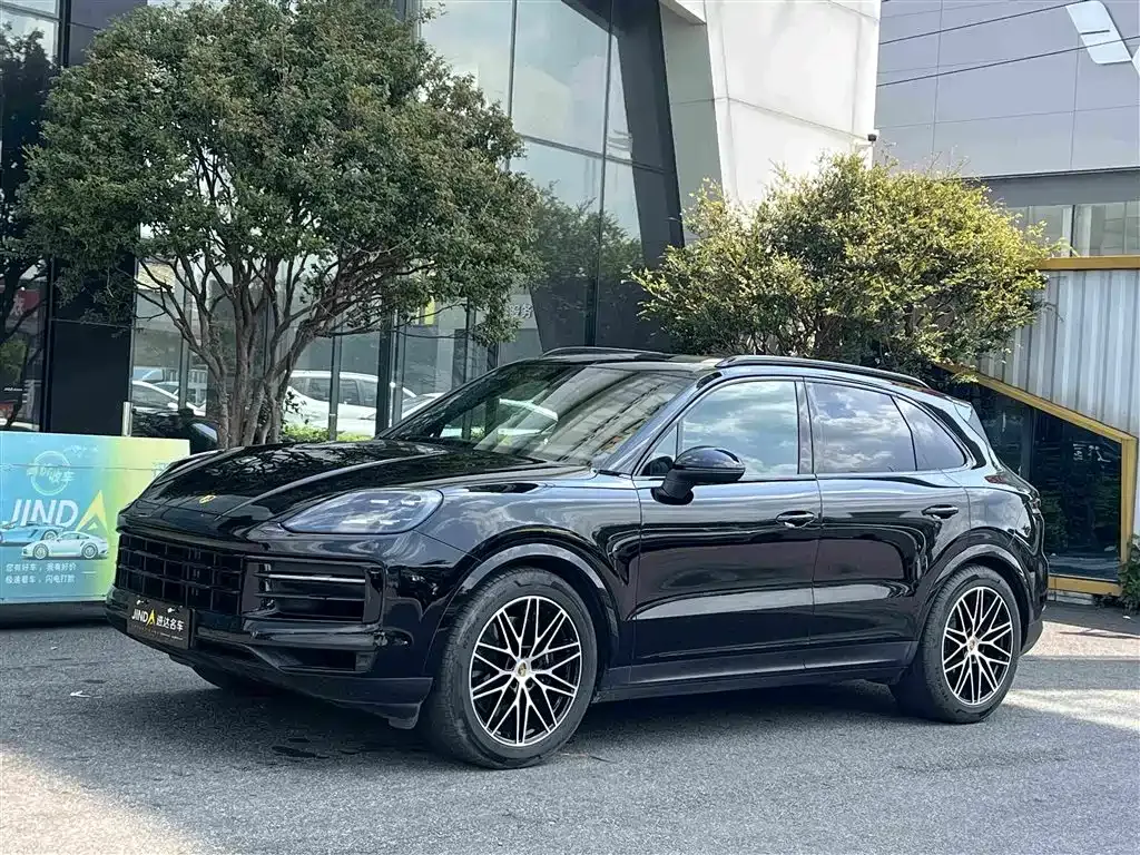 Porsche Cayenne — фото 1