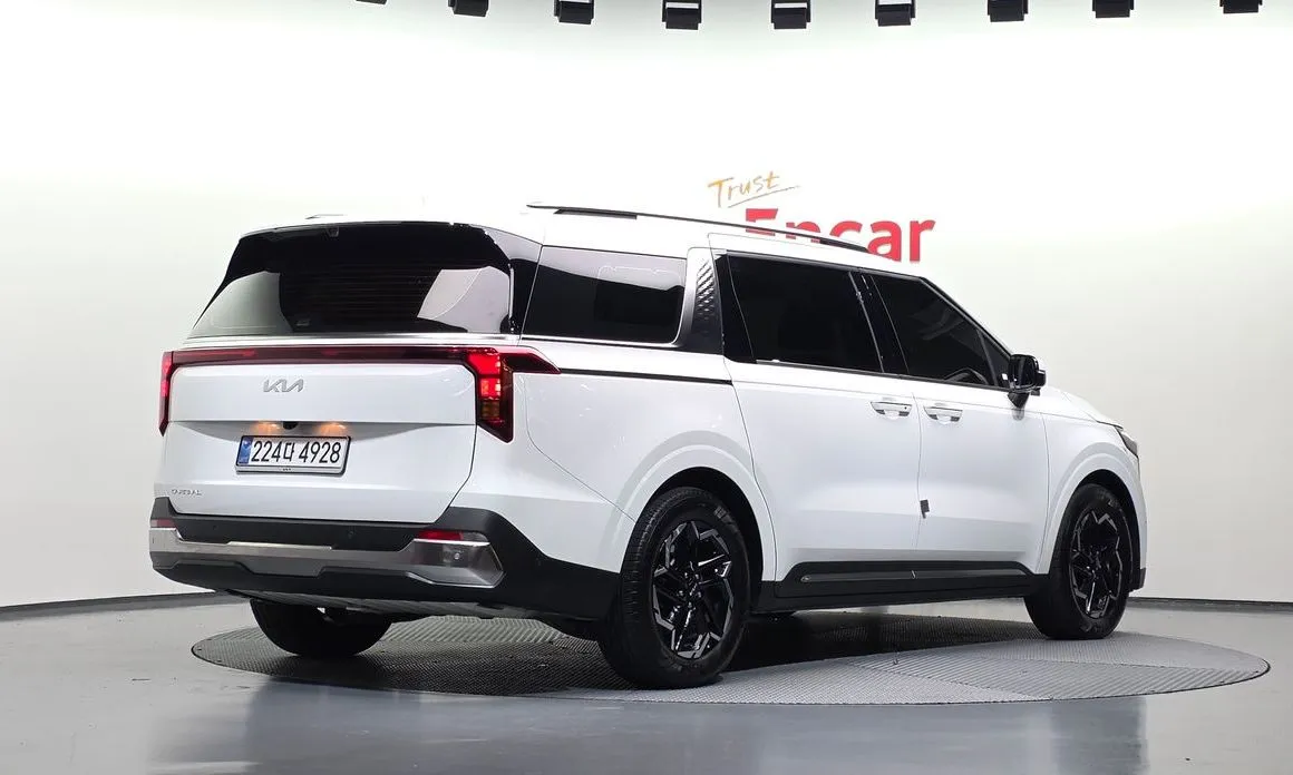 Kia Carnival — фото 10