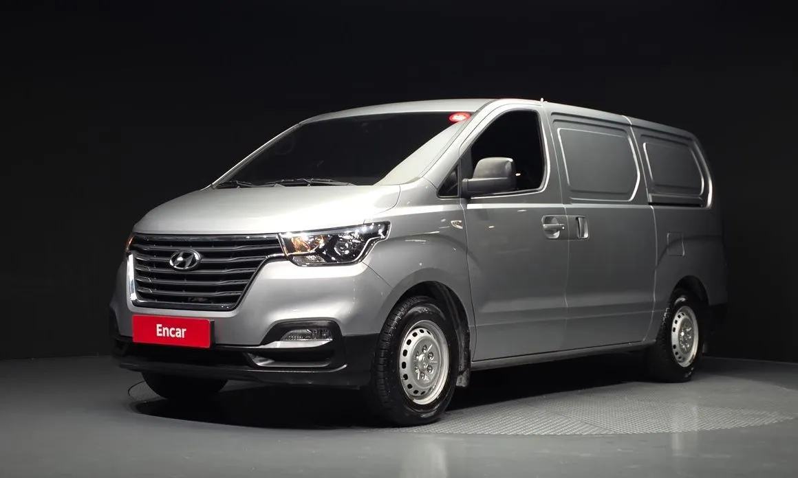 Hyundai Starex — фото 1