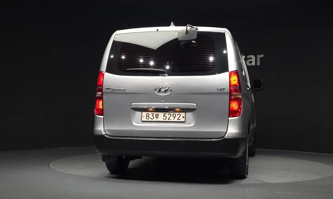 Hyundai Starex — фото 3