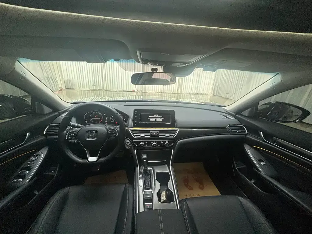 Honda Accord — фото 10