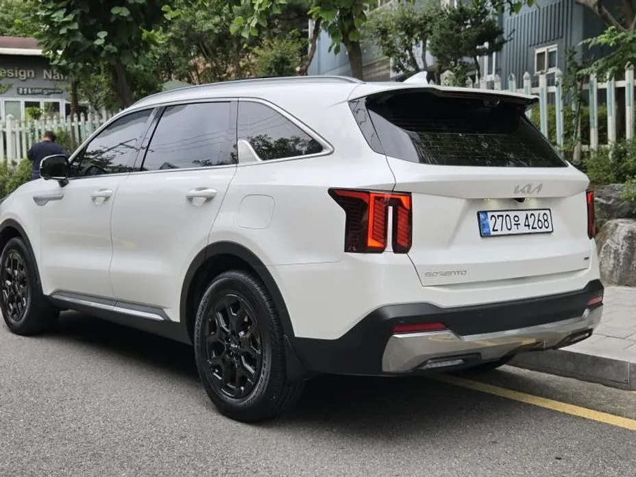 Kia Sorento — фото 7