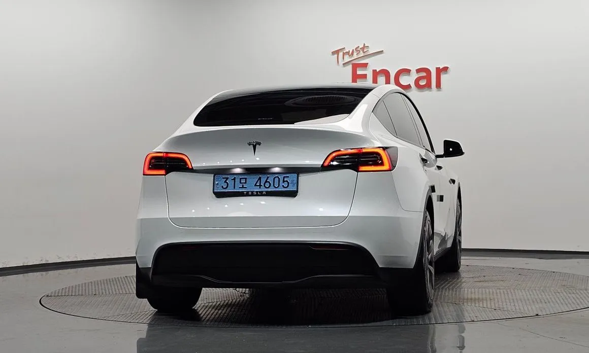 Tesla Model Y — фото 4