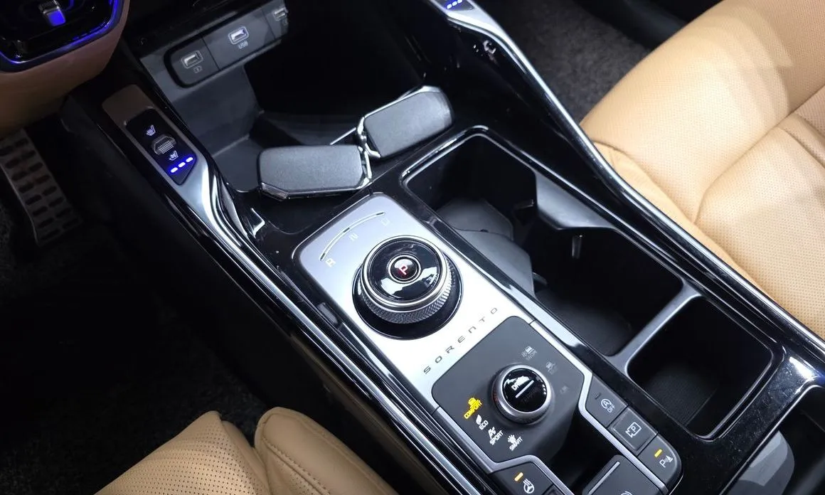 Kia Sorento — фото 10