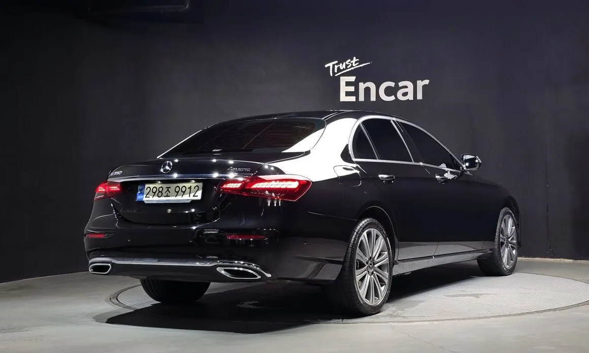 Mercedes-Benz E-Class — фото 5